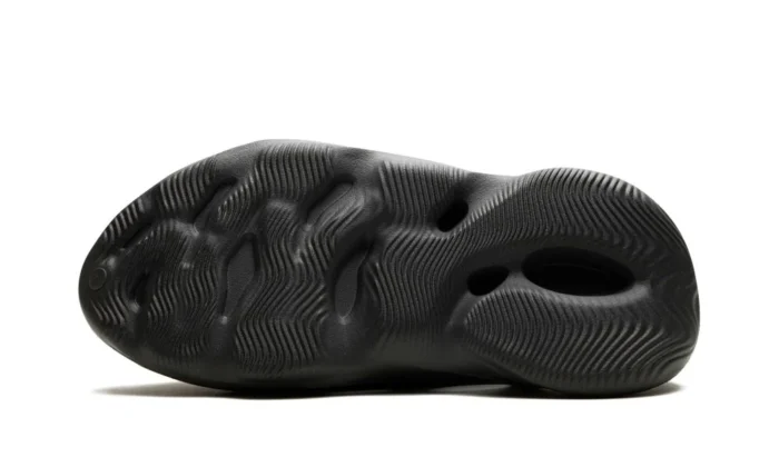 Yeezy Foam Runner "Carbon" - Image 5