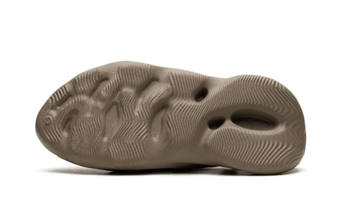 Yeezy Foam Runner "Stone Taupe" - Image 5