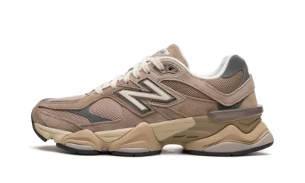 9060 "Driftwood Castlerock"