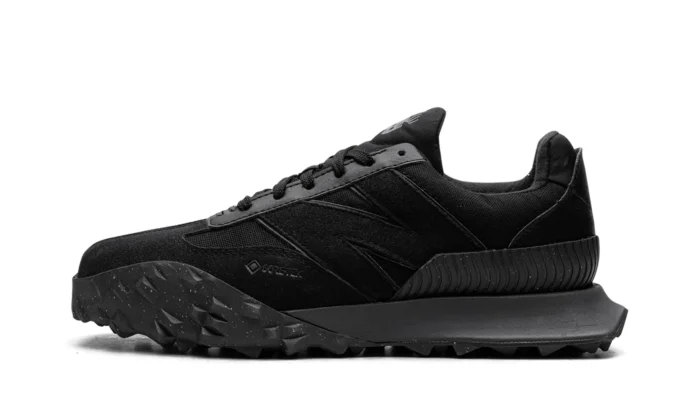 XC-72 Gore-Tex "Triple Black"
