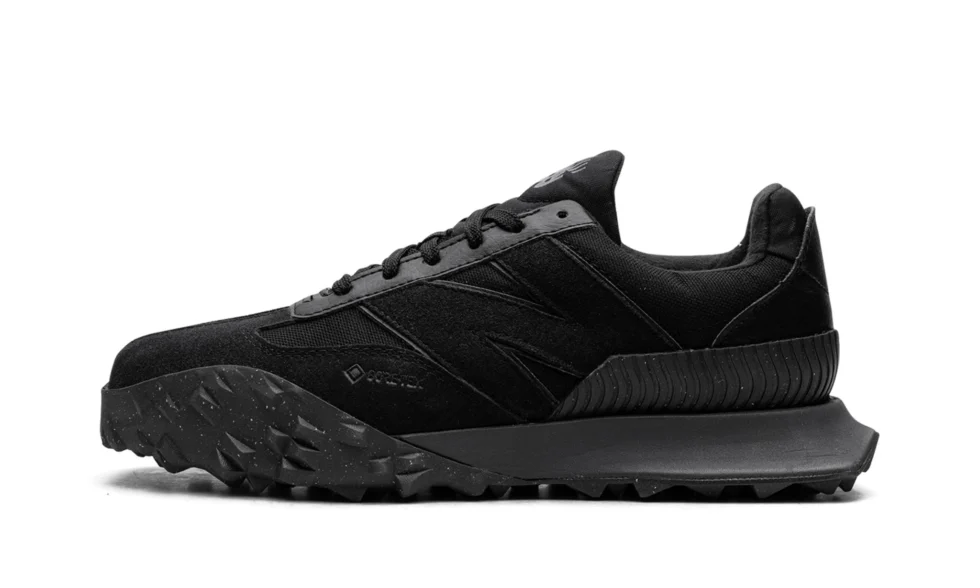 XC-72 Gore-Tex "Triple Black"